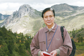 莫宣學(xué)院士在云南香格里拉縣普朗銅礦